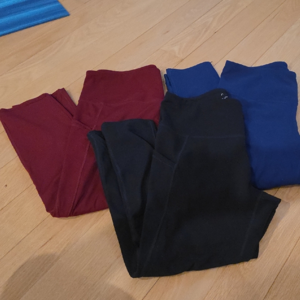 Head Leggings 3/4 Black, Blue, and Red SIZE M